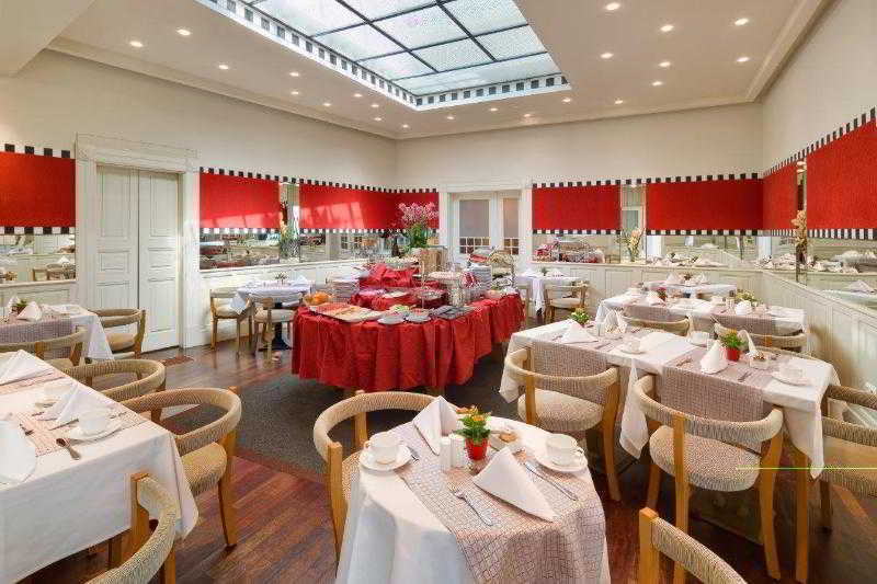 Mamaison Riverside Hotel Praag